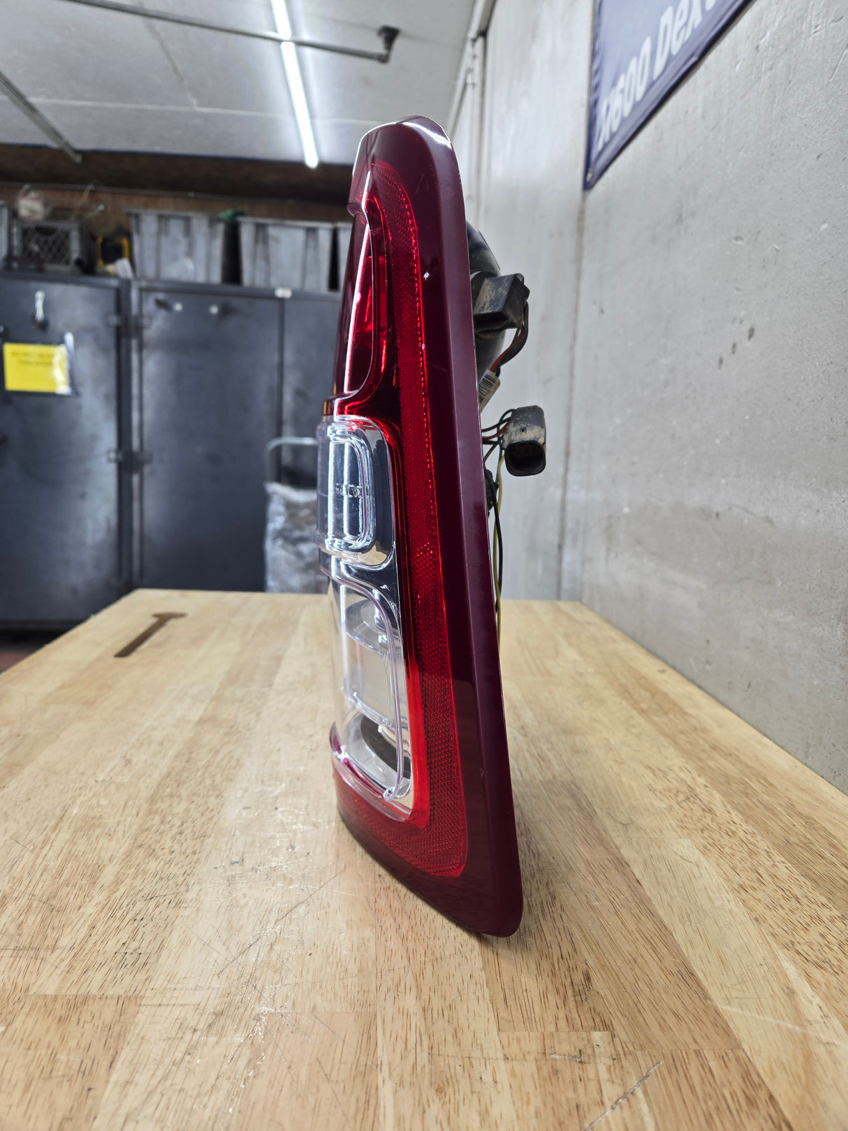 2019-2024 5th Gen Dodge Ram 2500 3500 RH Passenger Side Tail Light Halogen 68361714AE