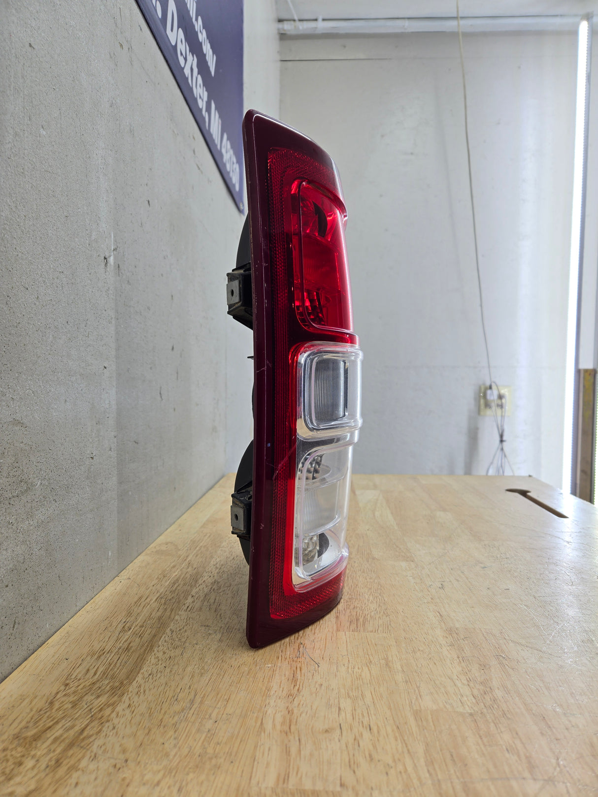 2019-2024 5th Gen Dodge Ram 2500 3500 RH Passenger Side Tail Light Halogen 68361714AE