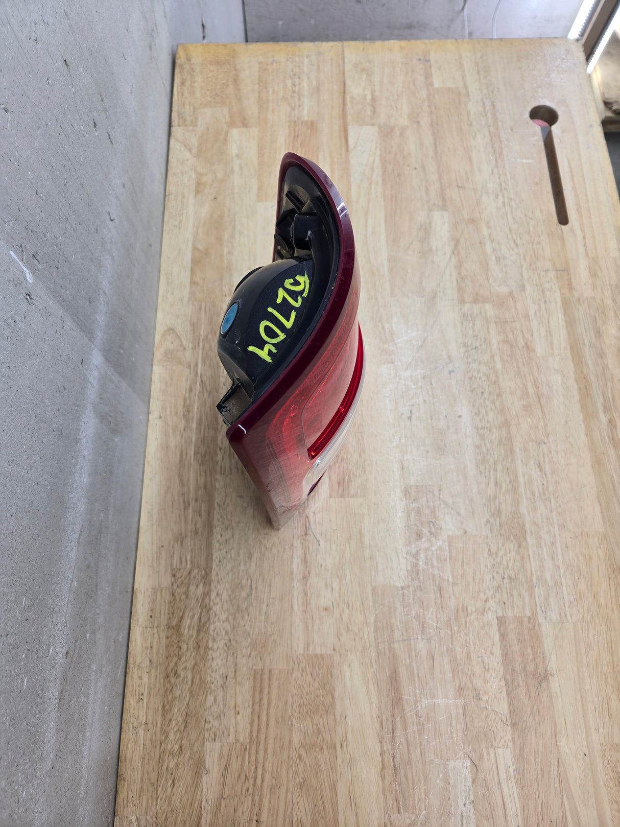 2019-2024 5th Gen Dodge Ram 2500 3500 RH Passenger Side Tail Light Halogen 68361714AE