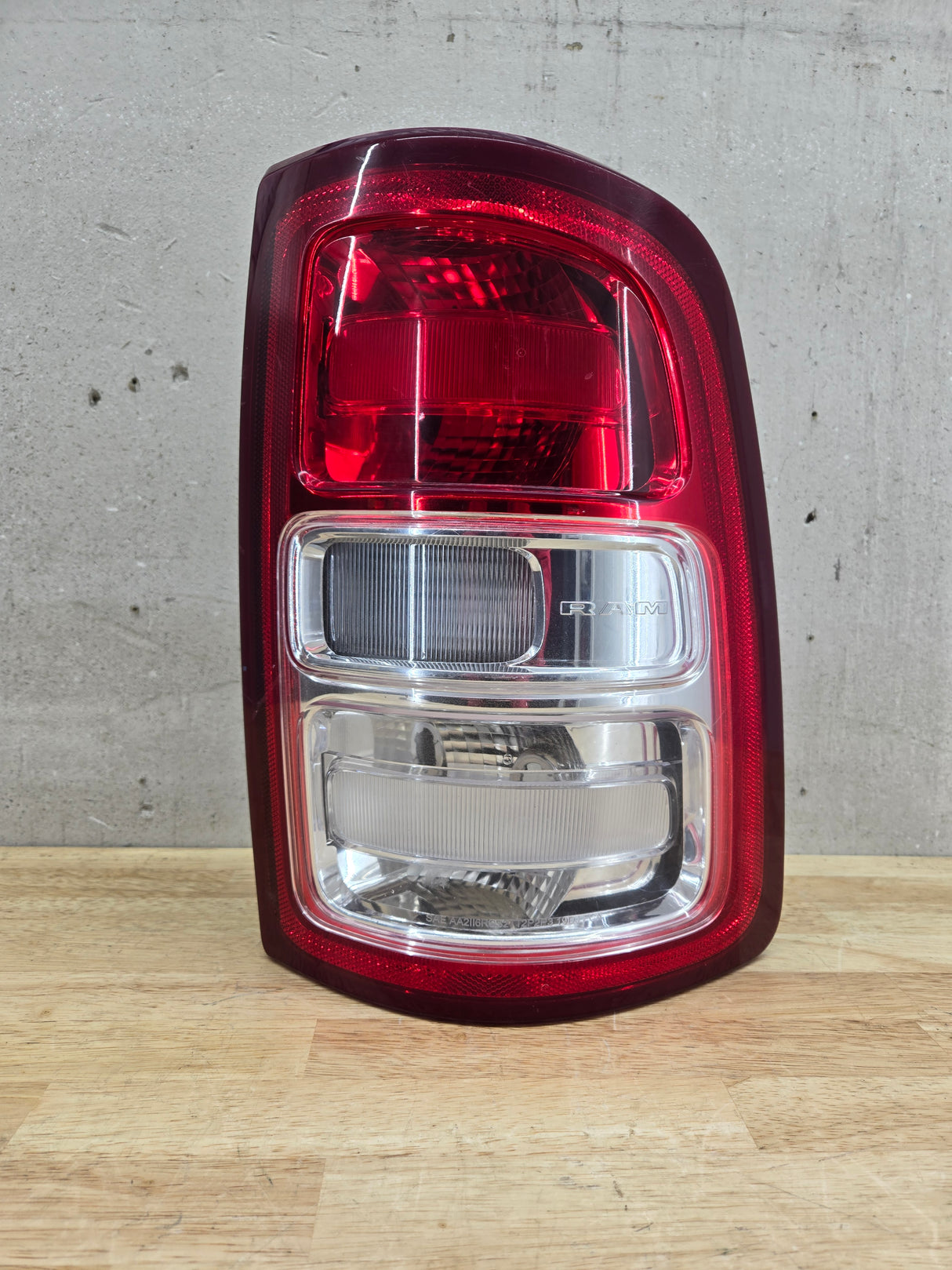 2019-2024 5th Gen Dodge Ram 2500 3500 RH Passenger Side Tail Light Halogen 68361714AE