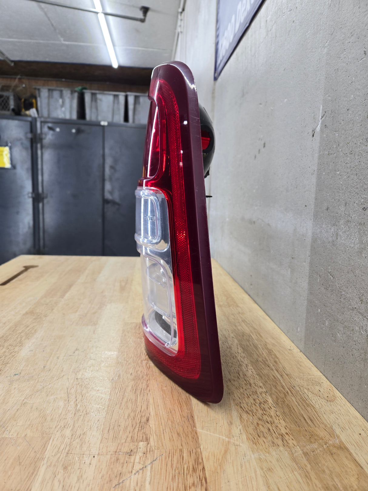 2019-2024 5th Gen Dodge Ram 2500 3500 RH Passenger Side Tail Light Halogen 68361714AE