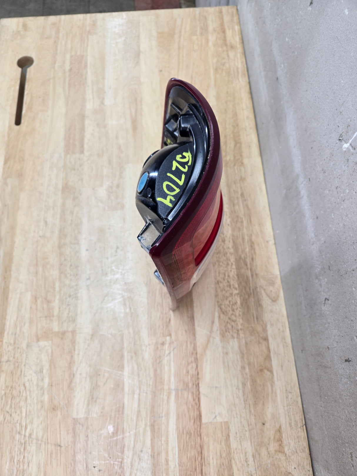 2019-2024 5th Gen Dodge Ram 2500 3500 RH Passenger Side Tail Light Halogen 68361714AE