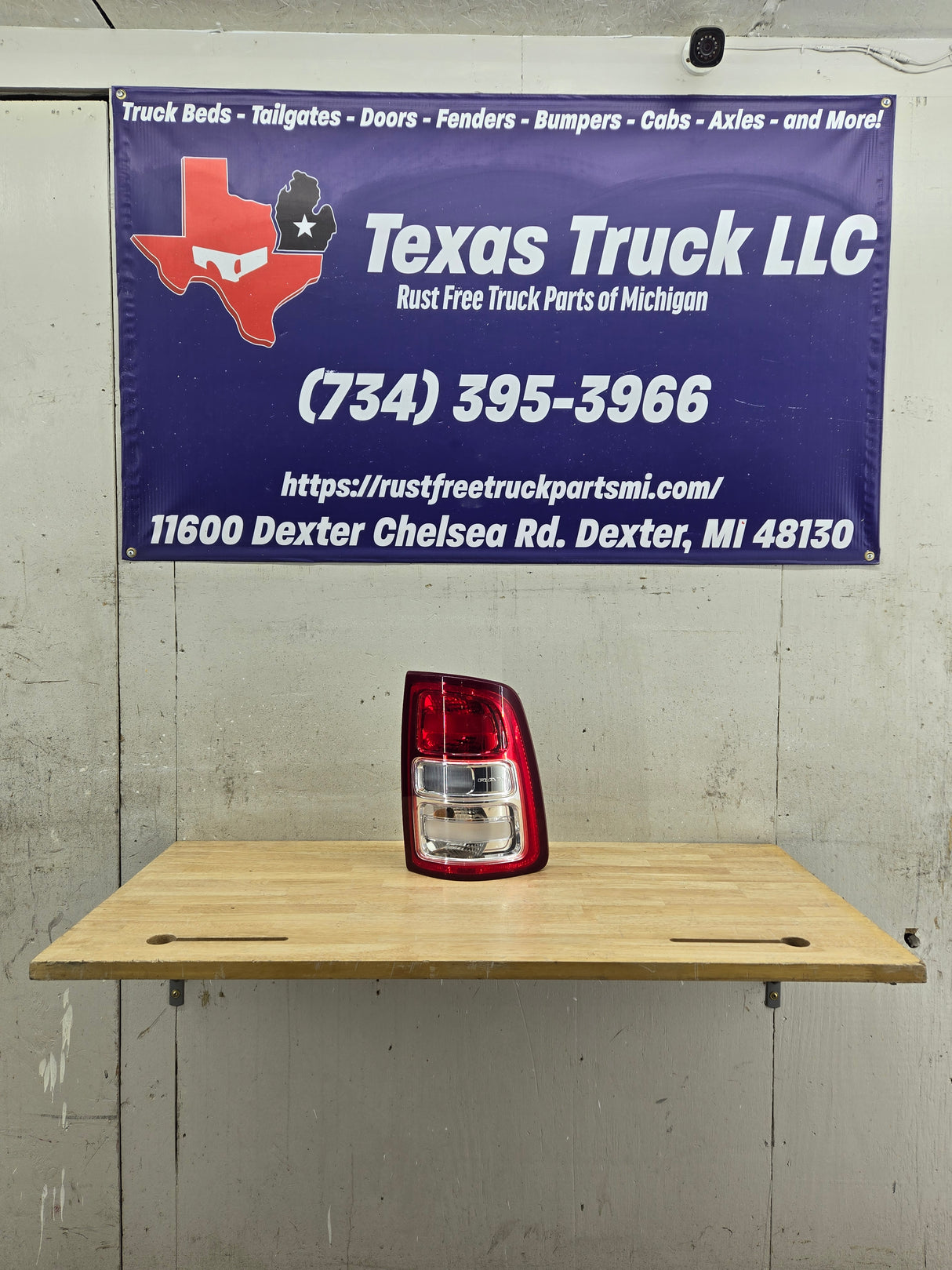 2019-2024 5th Gen Dodge Ram 2500 3500 RH Passenger Side Tail Light Halogen 68361714AF