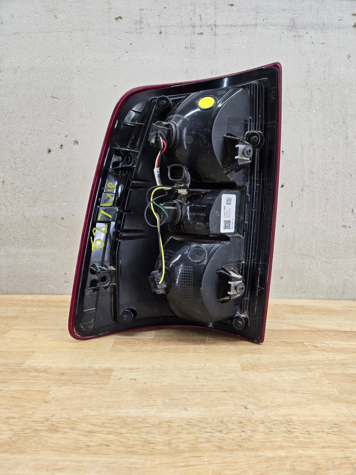 2019-2024 5th Gen Dodge Ram 2500 3500 RH Passenger Side Tail Light Halogen 68361714AF