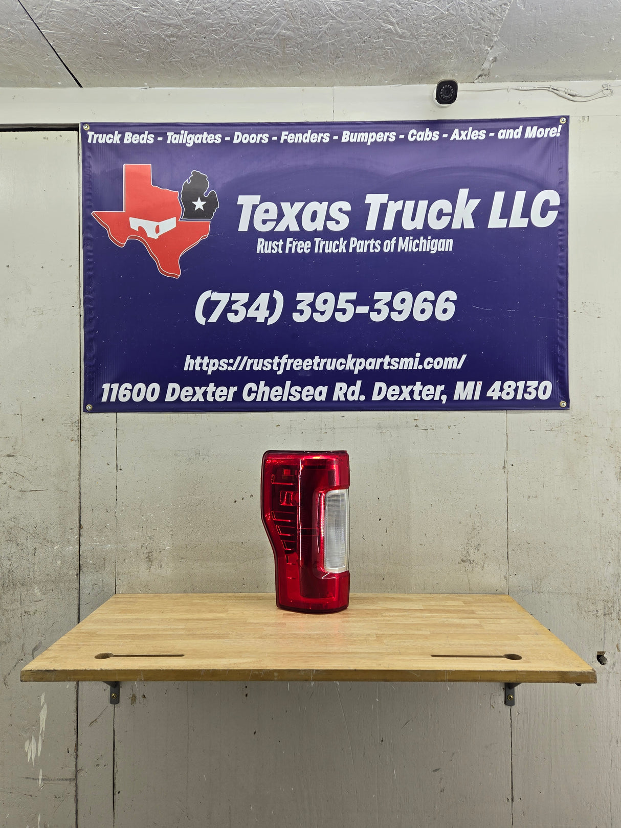 2017-2019 Ford Super Duty F250 F350 F450 F550 LH Driver Side Tail Light Halogen HC3B-13B505-AD