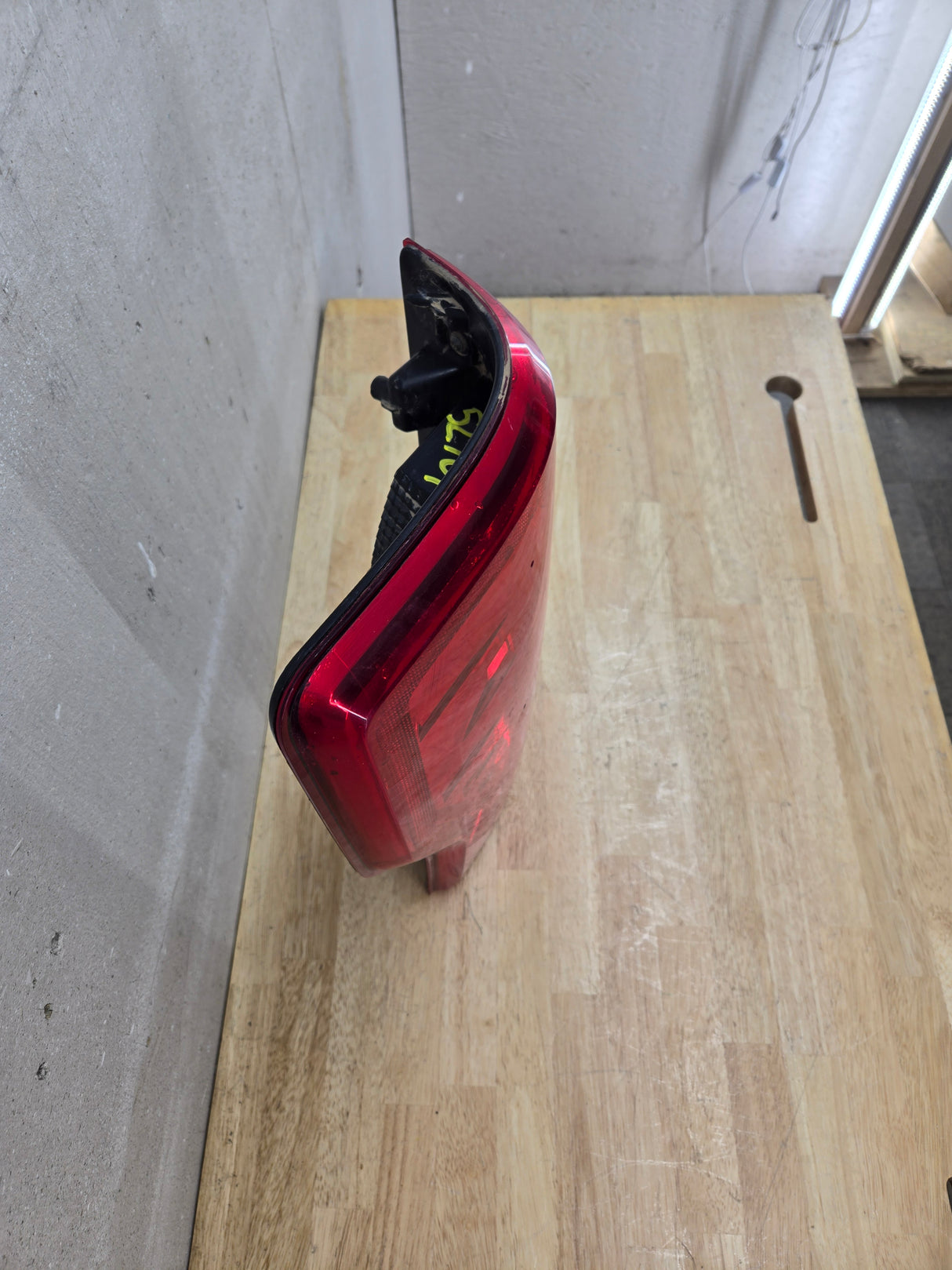 2017-2019 Ford Super Duty F250 F350 F450 F550 LH Driver Side Tail Light Halogen HC3B-13B505-AD