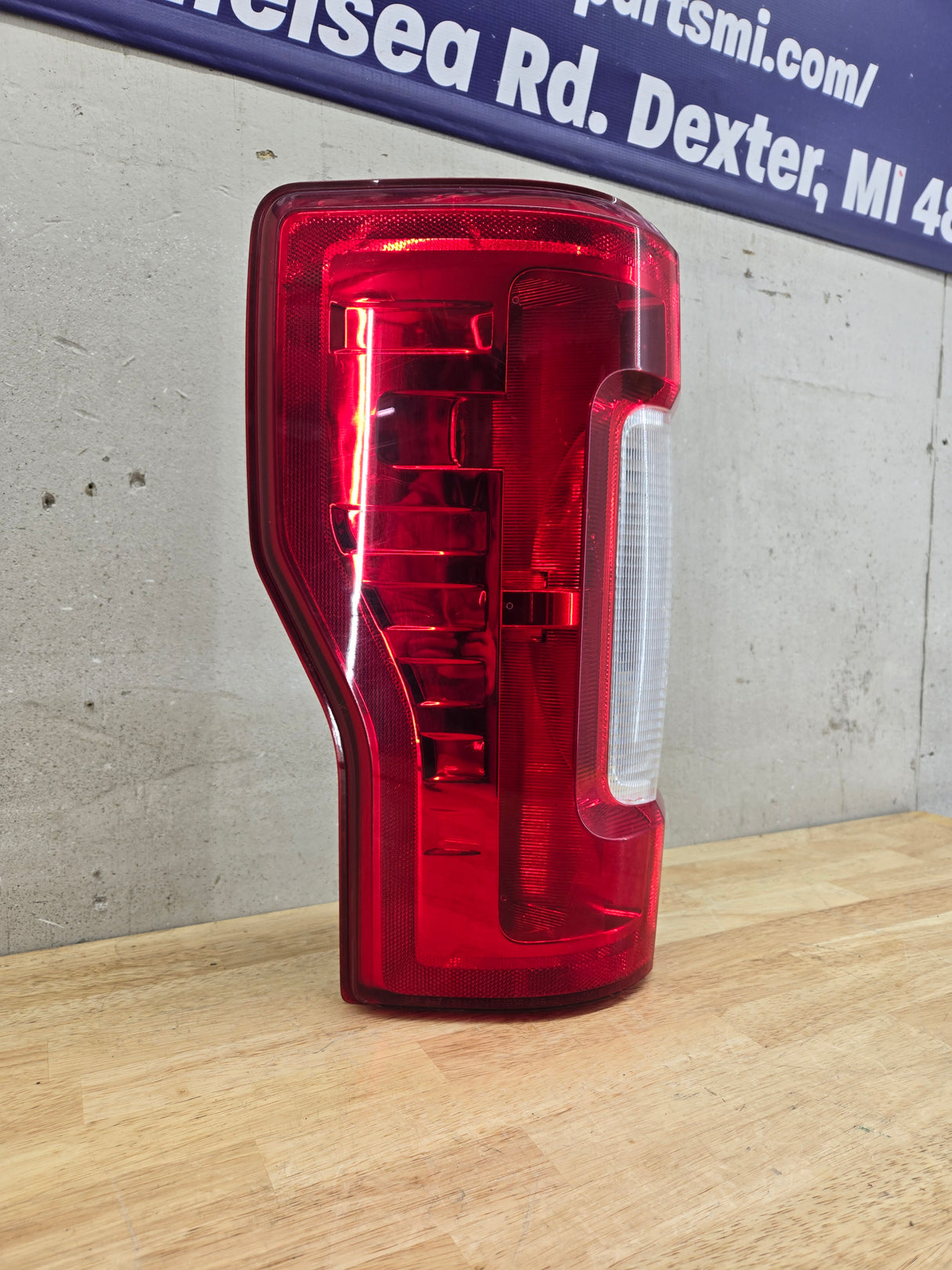 2017-2019 Ford Super Duty F250 F350 F450 F550 LH Driver Side Tail Light Halogen HC3B-13B505-AD