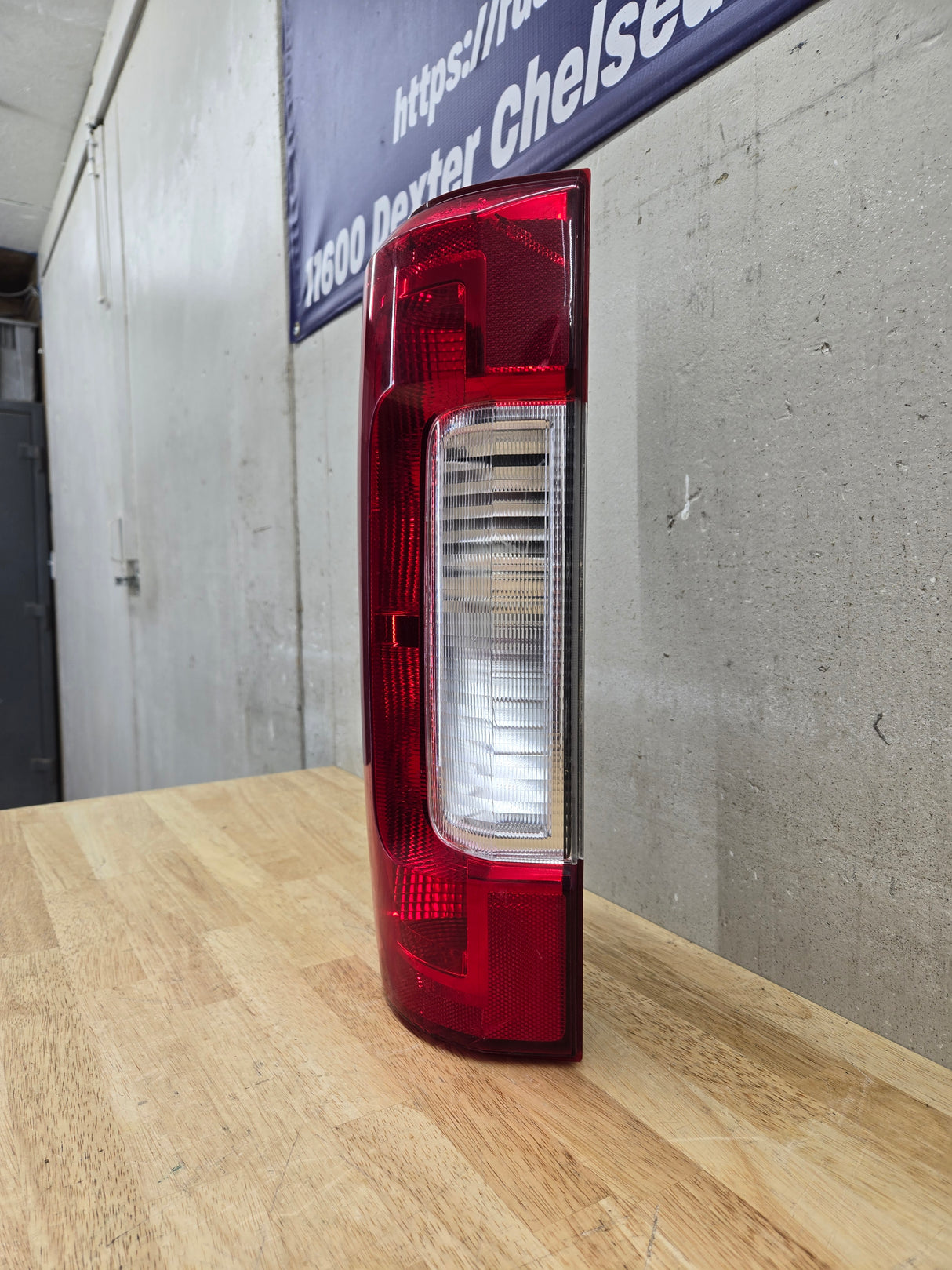 2017-2019 Ford Super Duty F250 F350 F450 F550 LH Driver Side Tail Light Halogen HC3B-13B505-AD