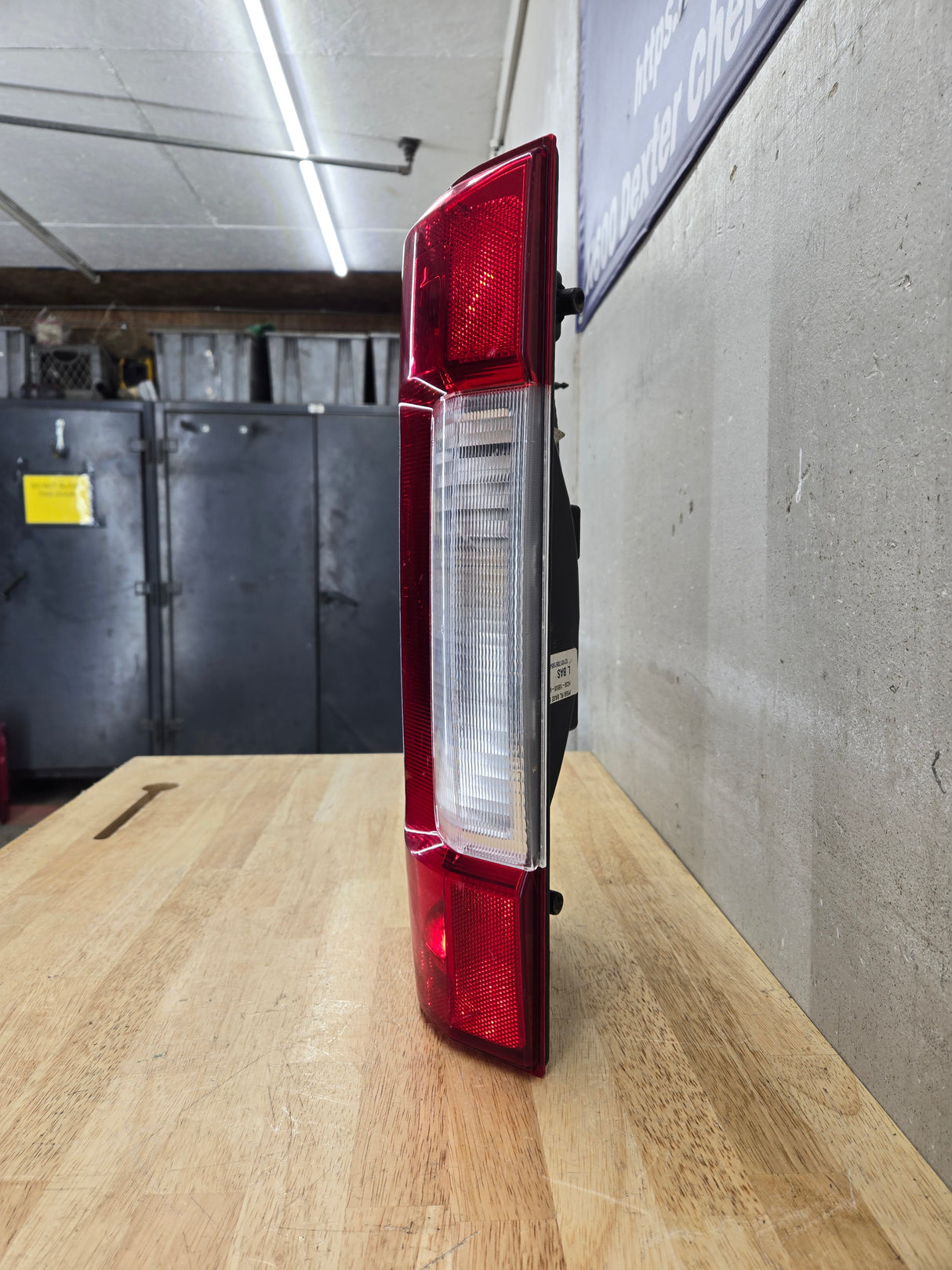 2017-2019 Ford Super Duty F250 F350 F450 F550 LH Driver Side Tail Light Halogen HC3B-13B505-AD