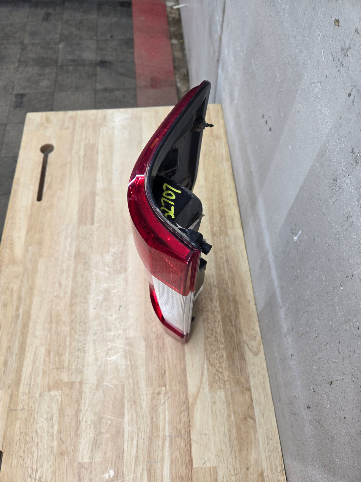 2017-2019 Ford Super Duty F250 F350 F450 F550 LH Driver Side Tail Light Halogen HC3B-13B505-AD