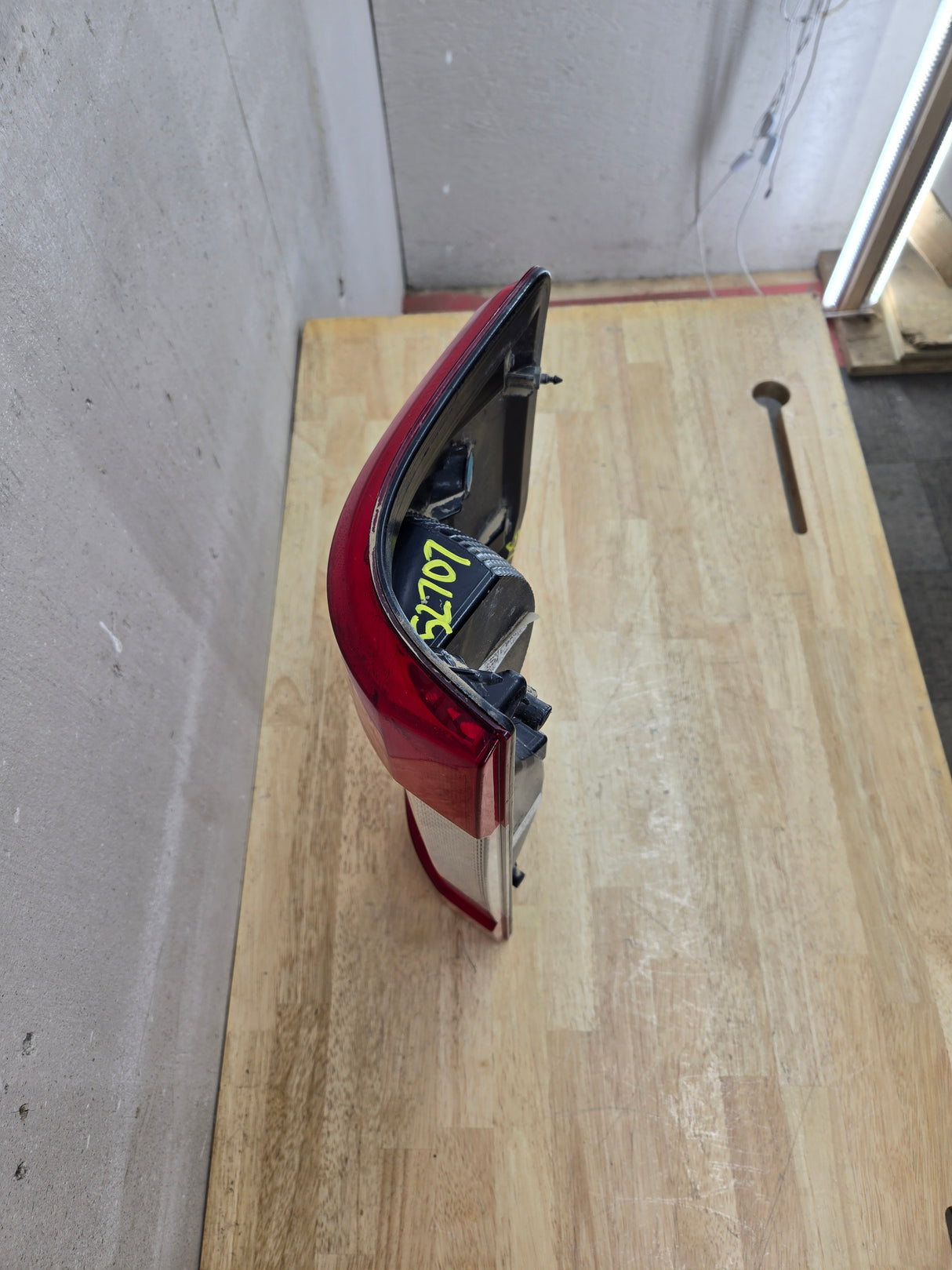 2017-2019 Ford Super Duty F250 F350 F450 F550 LH Driver Side Tail Light Halogen HC3B-13B505-AD