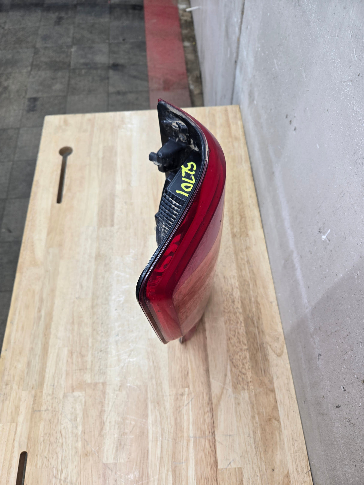 2017-2019 Ford Super Duty F250 F350 F450 F550 LH Driver Side Tail Light Halogen HC3B-13B505-AD