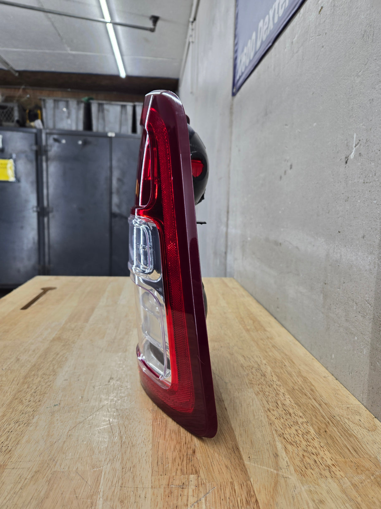 2019-2024 5th Gen Dodge Ram 2500 3500 RH Passenger Side Tail Light Halogen 68361714AE