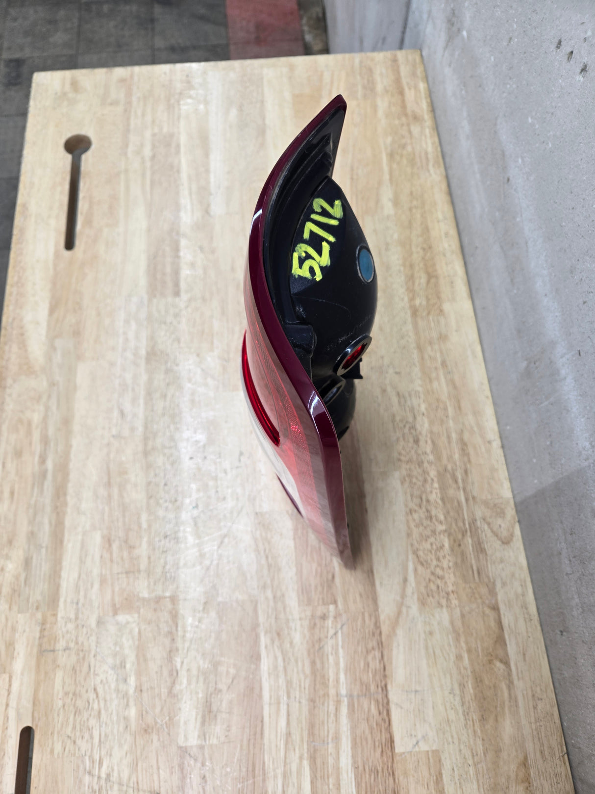 2019-2024 5th Gen Dodge Ram 2500 3500 RH Passenger Side Tail Light Halogen 68361714AE