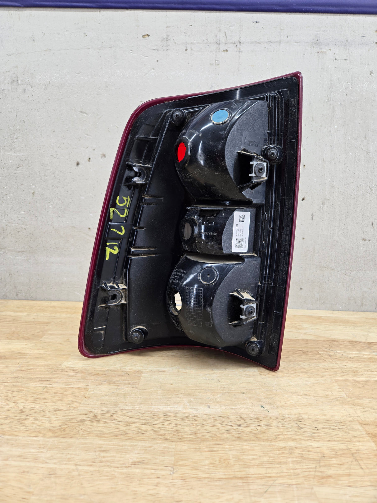 2019-2024 5th Gen Dodge Ram 2500 3500 RH Passenger Side Tail Light Halogen 68361714AE