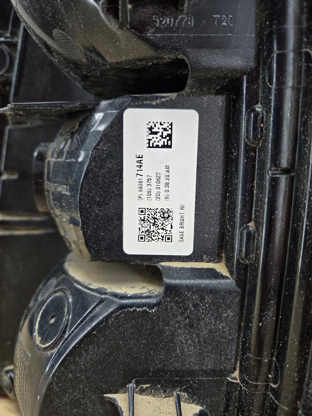 2019-2024 5th Gen Dodge Ram 2500 3500 RH Passenger Side Tail Light Halogen 68361714AE