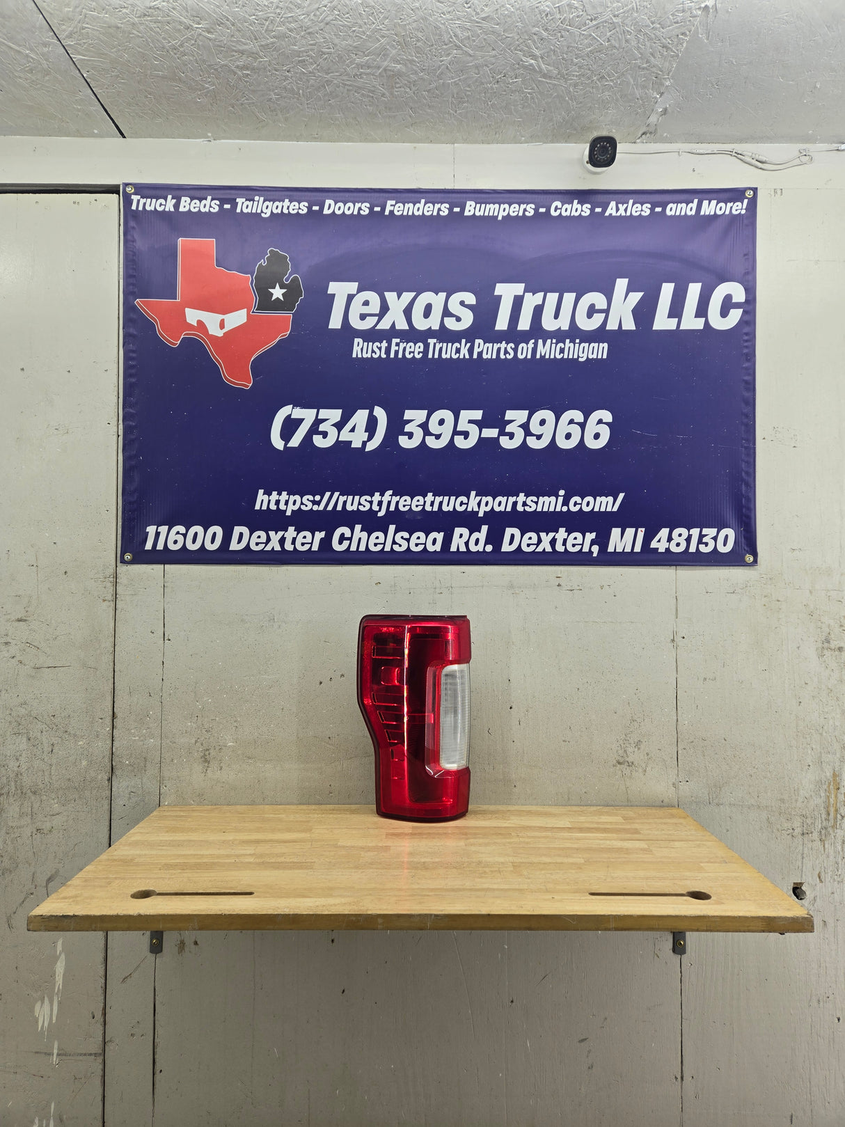 2017-2019 Ford Super Duty F250 F350 F450 F550 LH Driver Side Tail Light Halogen HC3B-13B504-AE