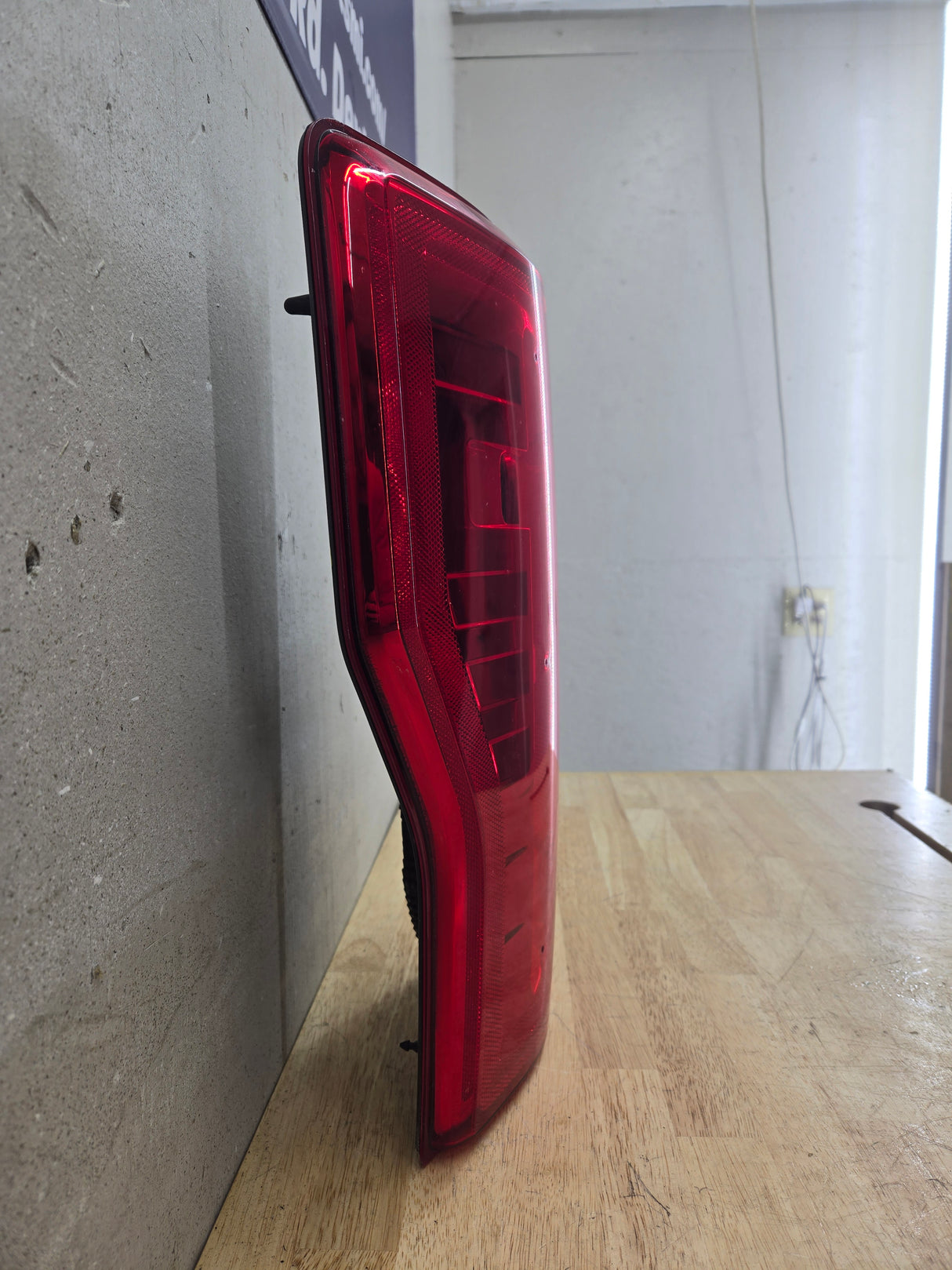 2017-2019 Ford Super Duty F250 F350 F450 F550 LH Driver Side Tail Light Halogen HC3B-13B504-AE