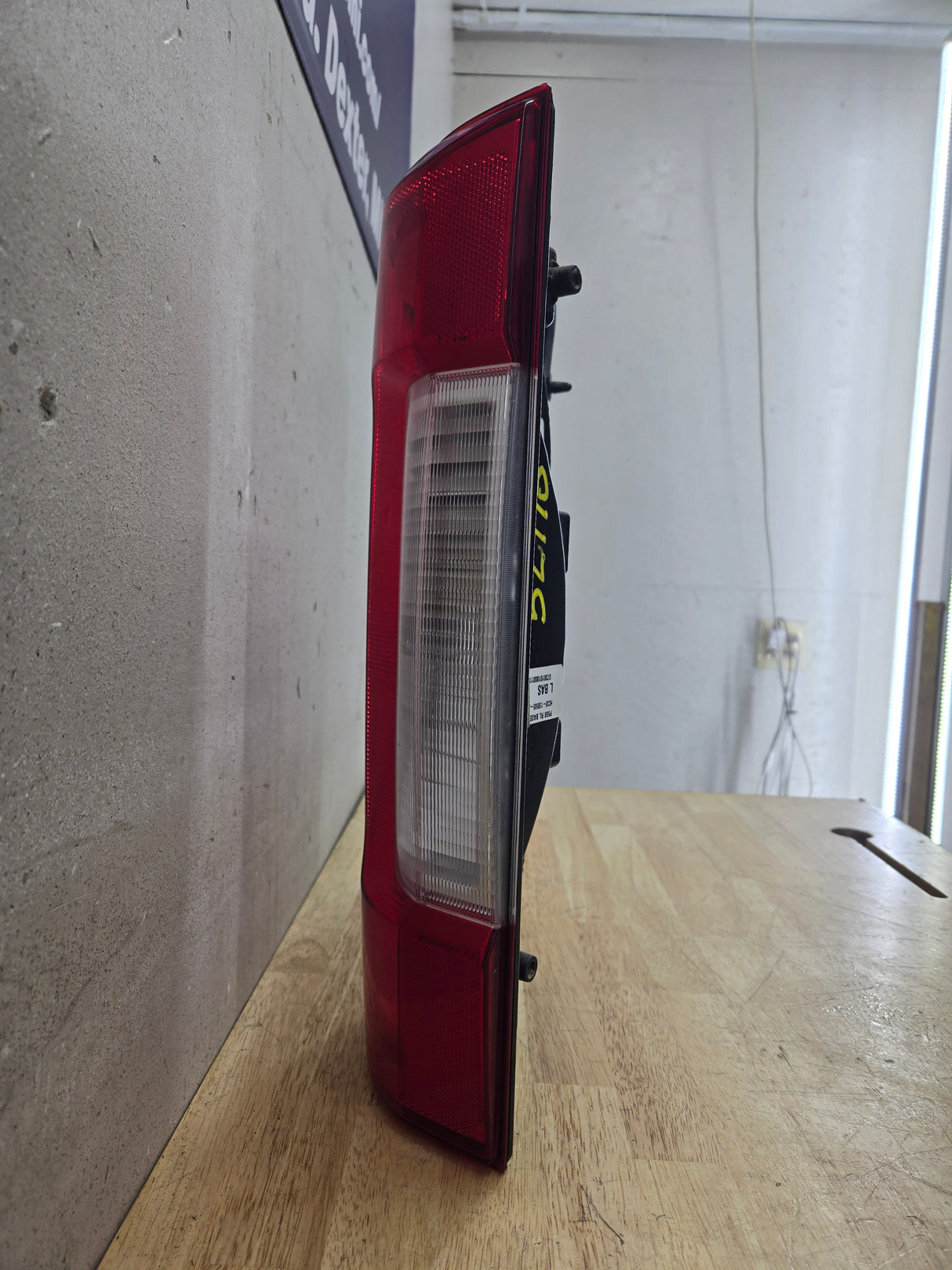 2017-2019 Ford Super Duty F250 F350 F450 F550 LH Driver Side Tail Light Halogen HC3B-13B504-AE