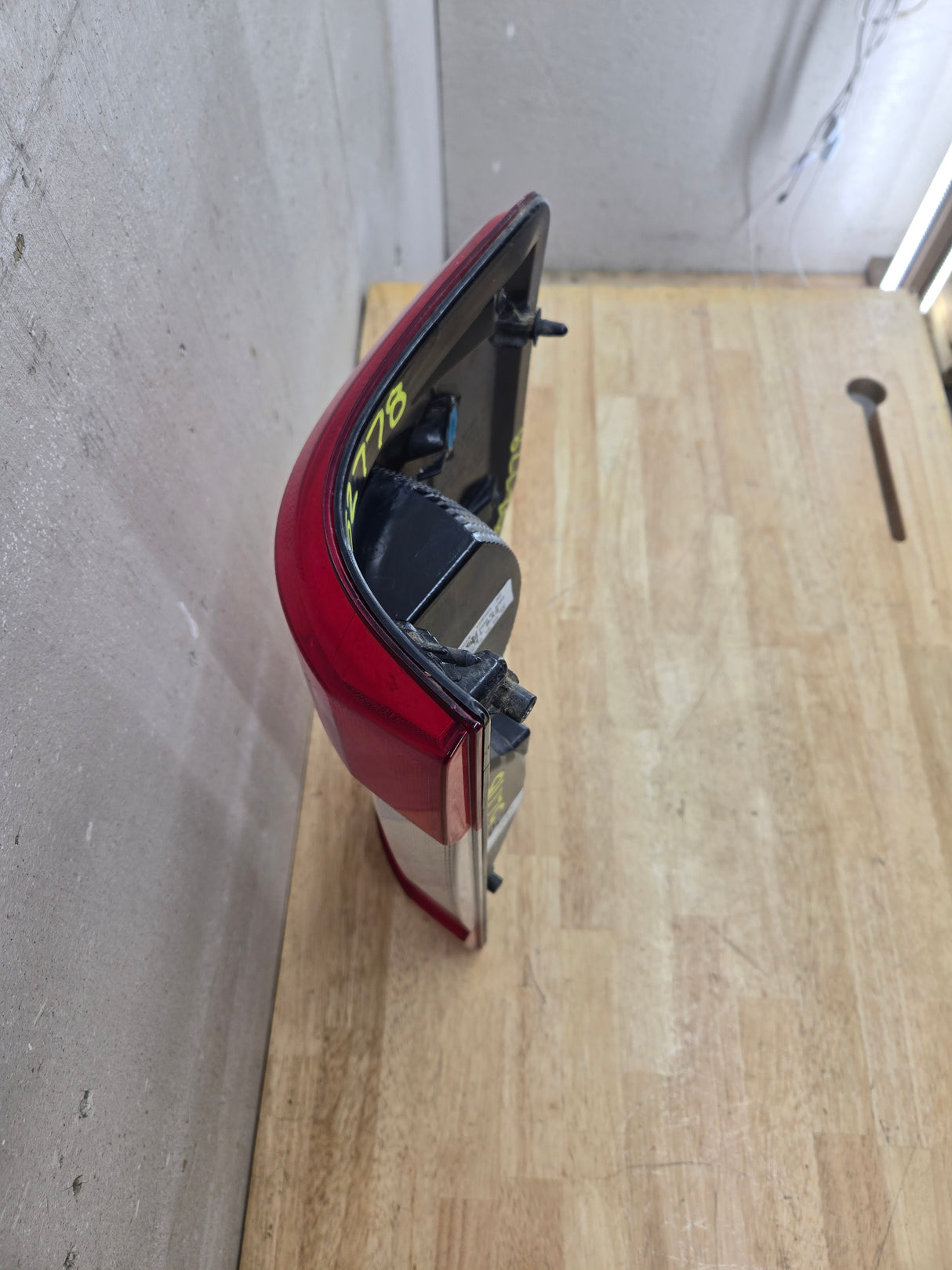 2017-2019 Ford Super Duty F250 F350 F450 F550 LH Driver Side Tail Light Halogen HC3B-13B504-AE