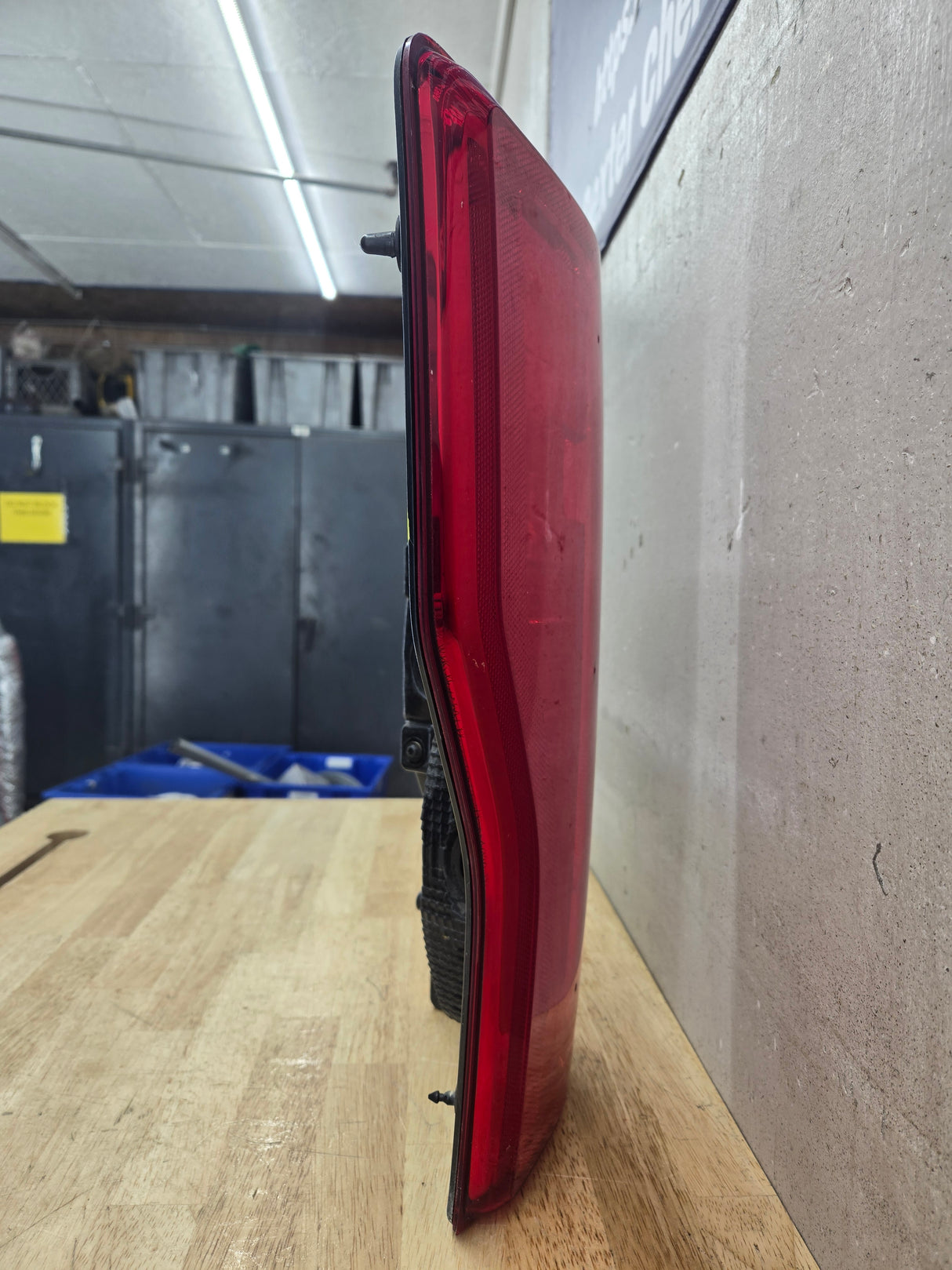 2017-2019 Ford Super Duty F250 F350 F450 F550 LH Driver Side Tail Light Halogen HC3B-13B504-AE