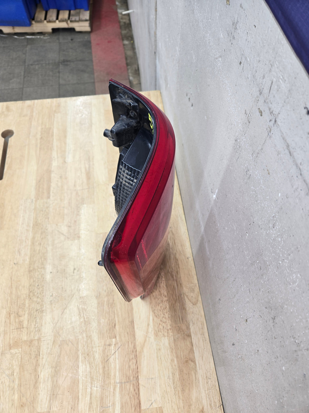 2017-2019 Ford Super Duty F250 F350 F450 F550 LH Driver Side Tail Light Halogen HC3B-13B504-AE