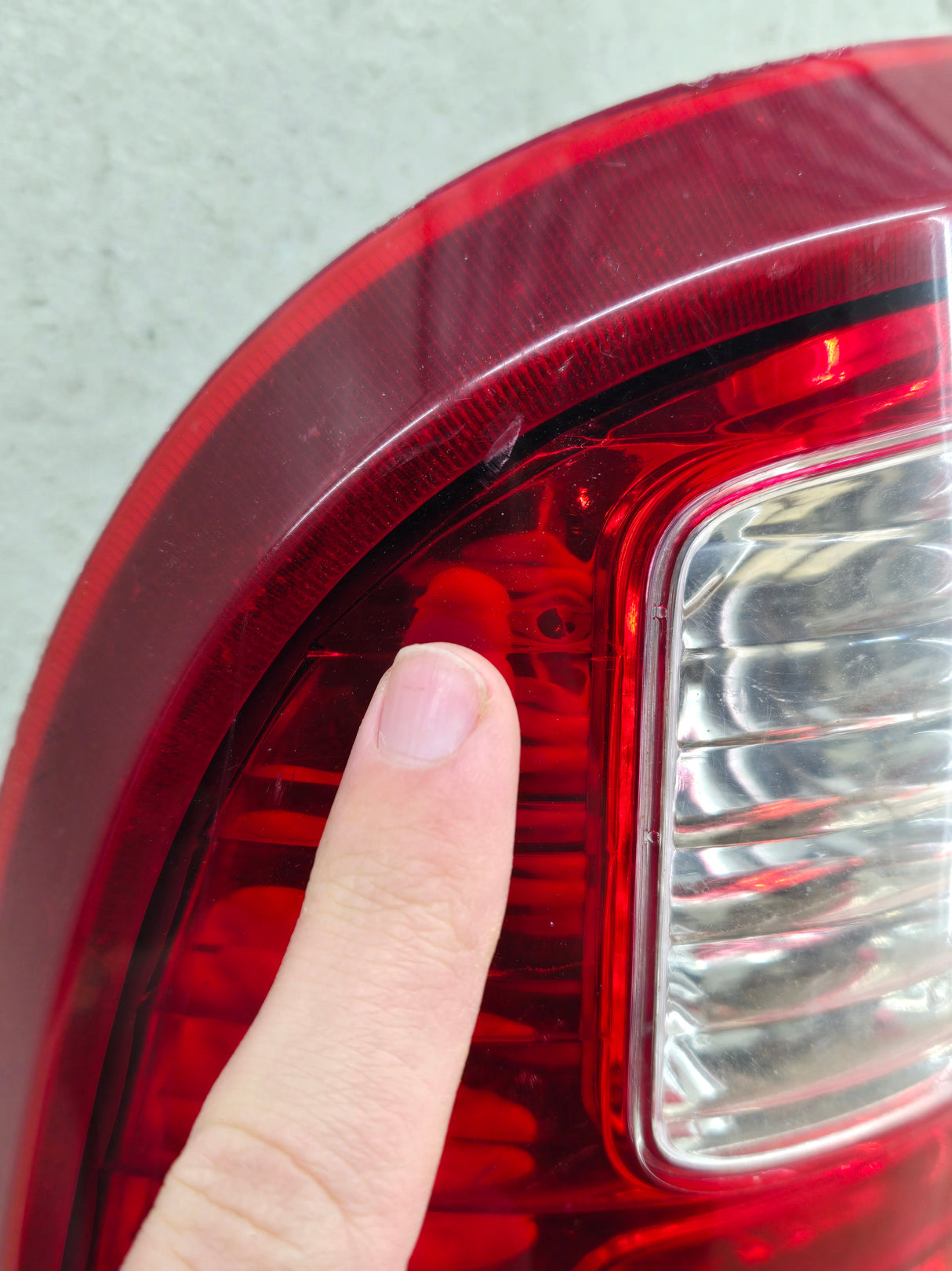 2008-2016 Ford Super Duty F250 F350 F450 F550 RH Passenger Side Tail Light 7C34-13B504-A