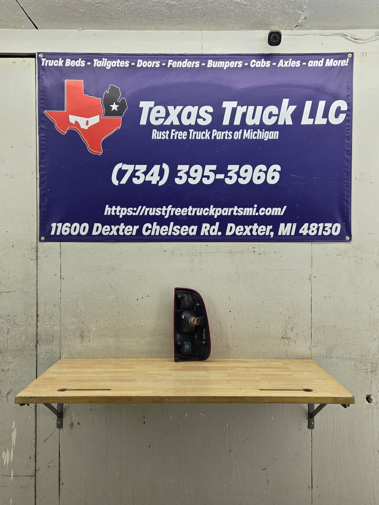 2008-2016 Ford Super Duty F250 F350 F450 F550 RH Passenger Side Tail Light 7C34-13B504-A