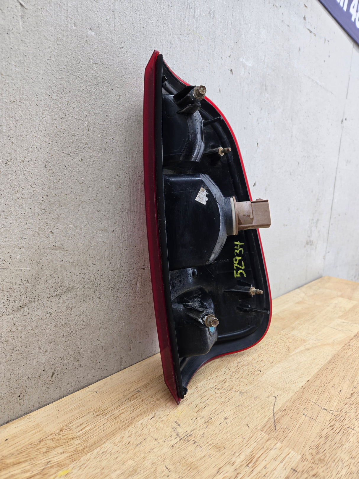 2008-2016 Ford Super Duty F250 F350 F450 F550 RH Passenger Side Tail Light 7C34-13B504-A