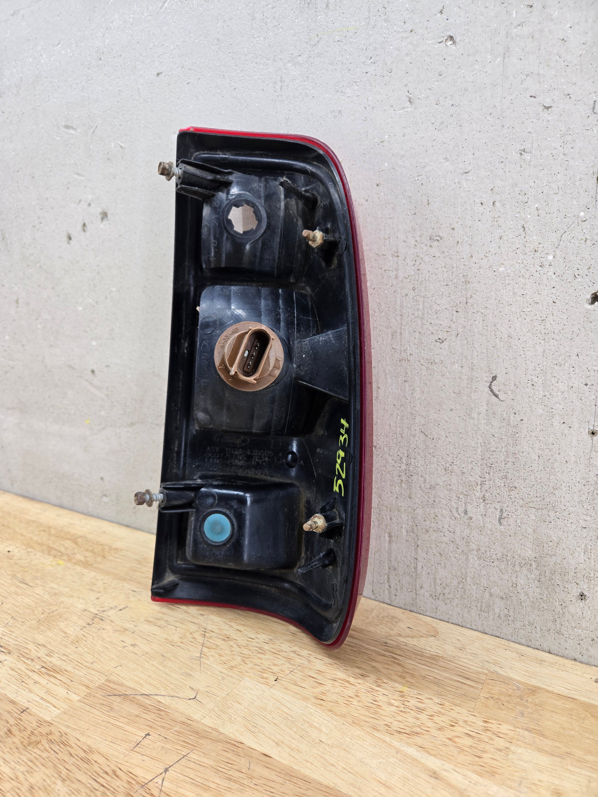 2008-2016 Ford Super Duty F250 F350 F450 F550 RH Passenger Side Tail Light 7C34-13B504-A