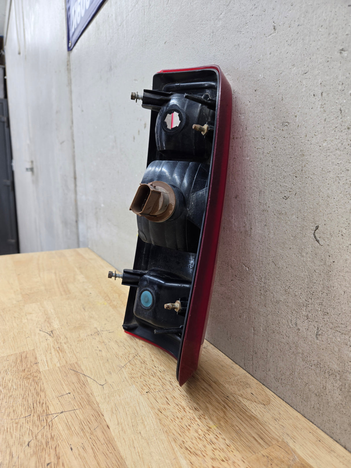 2008-2016 Ford Super Duty F250 F350 F450 F550 RH Passenger Side Tail Light 7C34-13B504-A