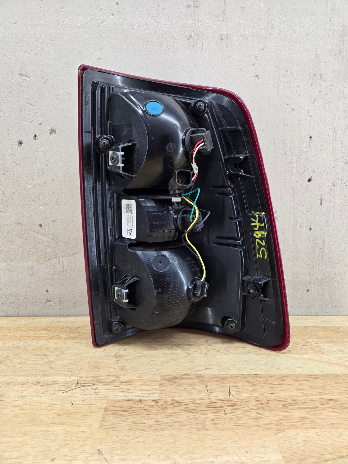 2019-2024 5th Gen Dodge Ram 2500 3500 LH Driver Side Tail Light Halogen 68361715AD