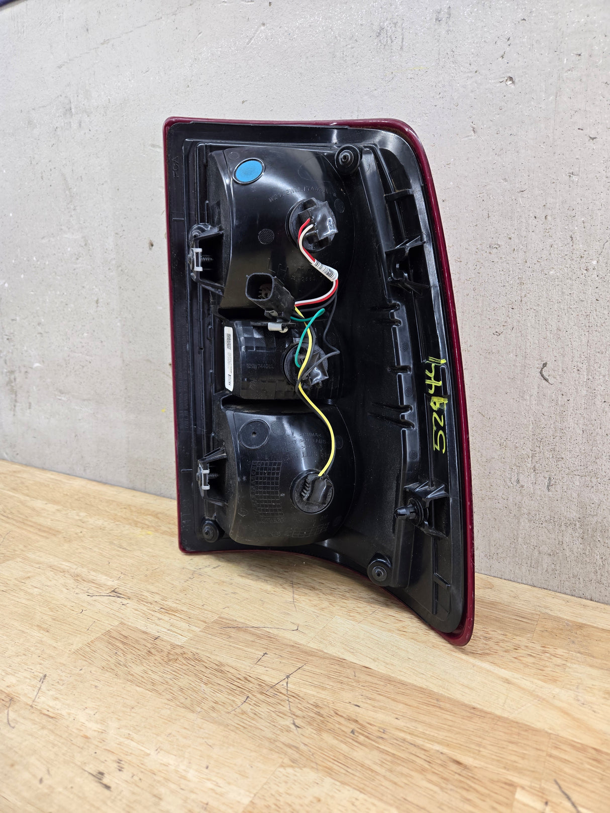 2019-2024 5th Gen Dodge Ram 2500 3500 LH Driver Side Tail Light Halogen 68361715AD