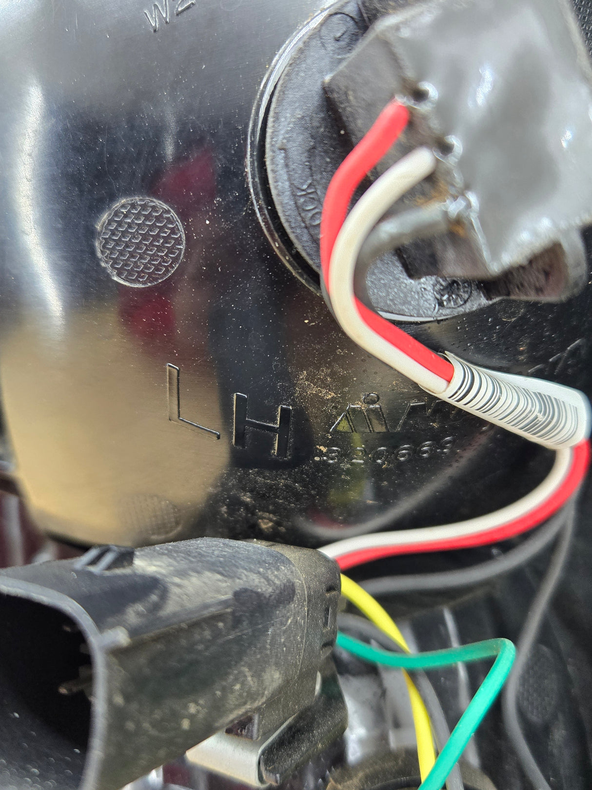 2019-2024 5th Gen Dodge Ram 2500 3500 LH Driver Side Tail Light Halogen 68361715AD