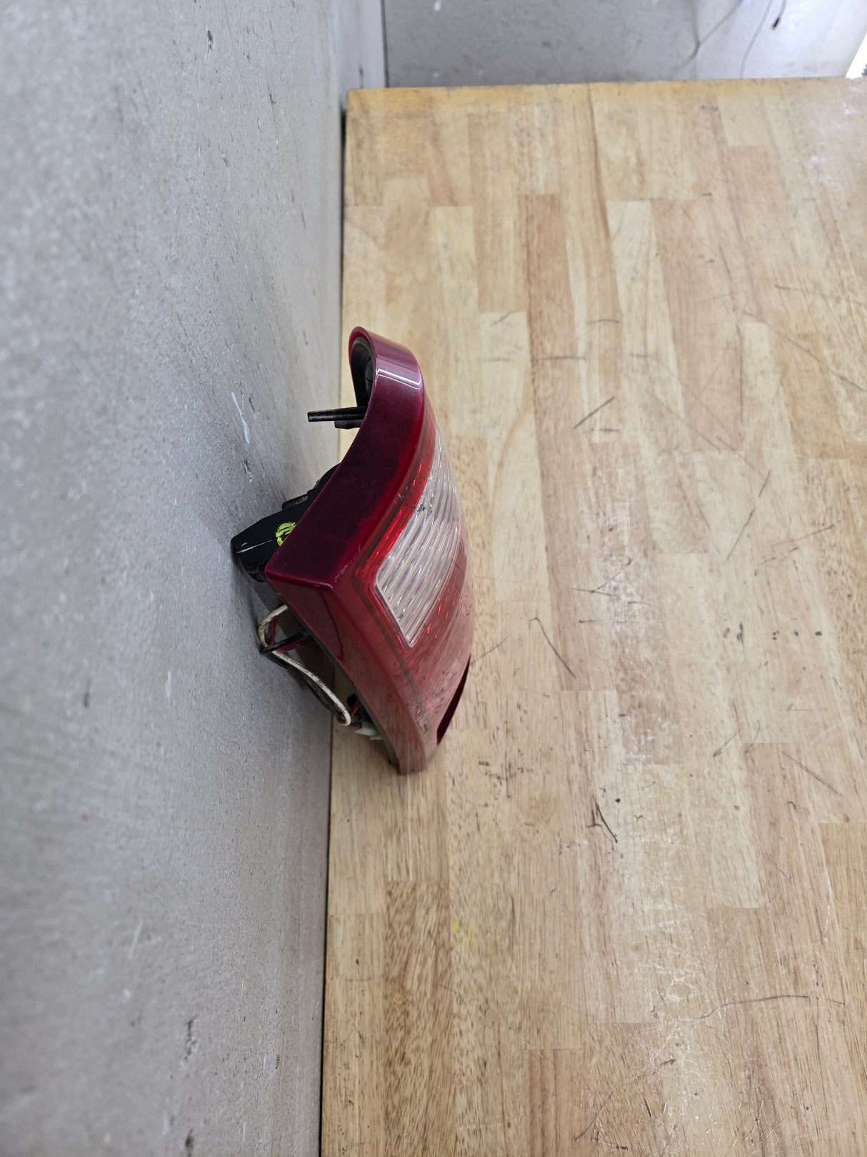 2008-2016 Ford Super Duty F250 F350 F450 F550 RH Passenger Side Tail Light 7C34-13B504-A