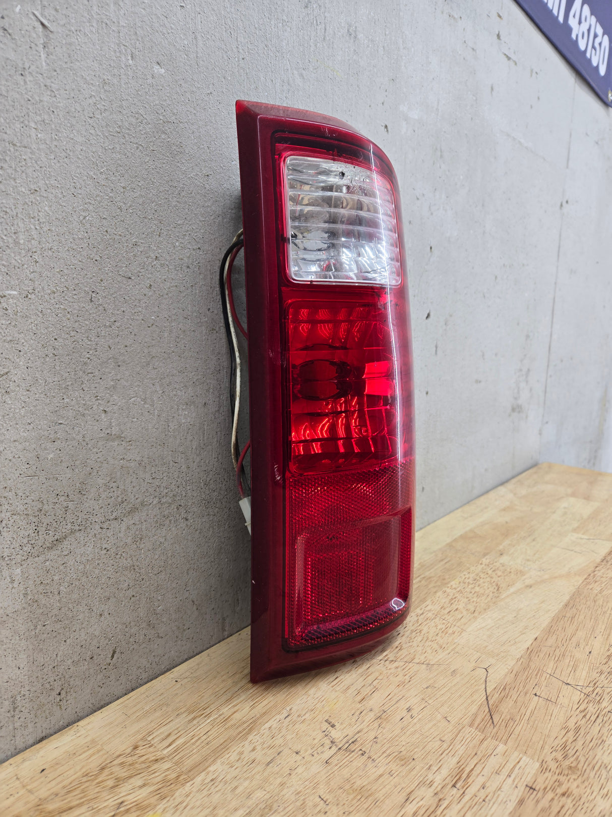 2008-2016 Ford Super Duty F250 F350 F450 F550 RH Passenger Side Tail Light 7C34-13B504-A