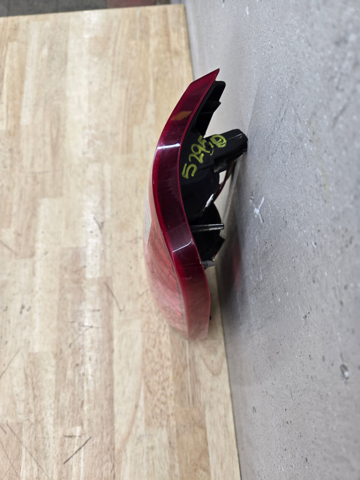 2008-2016 Ford Super Duty F250 F350 F450 F550 RH Passenger Side Tail Light 7C34-13B504-A