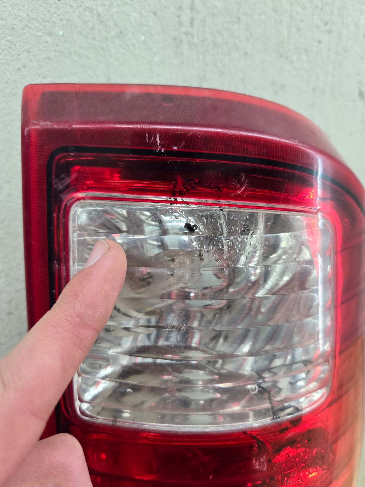 2008-2016 Ford Super Duty F250 F350 F450 F550 RH Passenger Side Tail Light 7C34-13B504-A