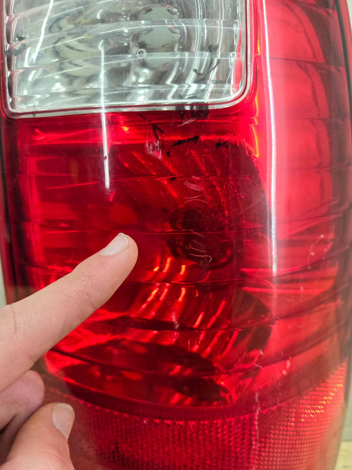 2008-2016 Ford Super Duty F250 F350 F450 F550 RH Passenger Side Tail Light 7C34-13B504-A