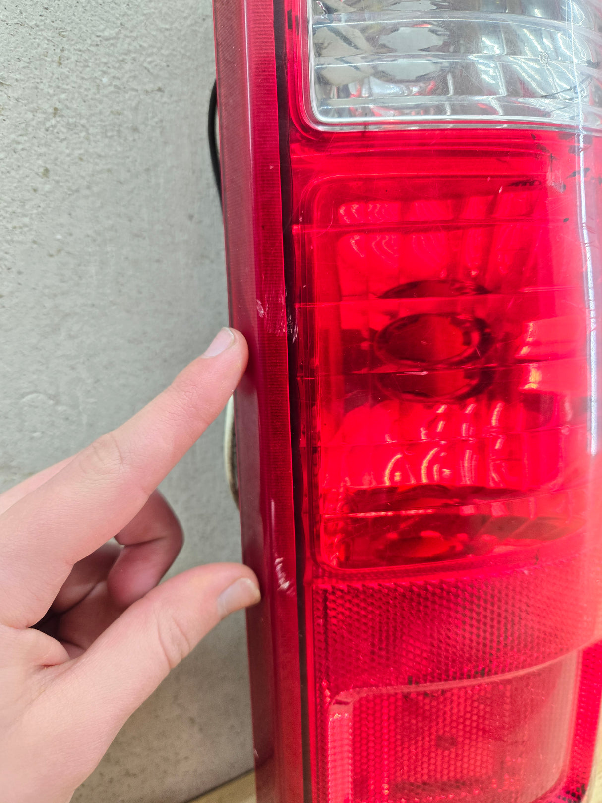 2008-2016 Ford Super Duty F250 F350 F450 F550 RH Passenger Side Tail Light 7C34-13B504-A