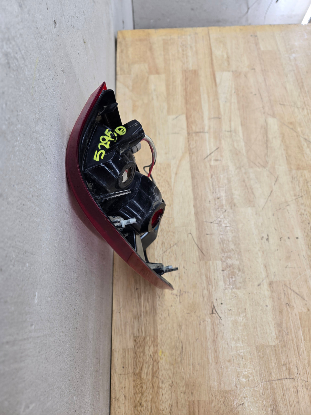 2008-2016 Ford Super Duty F250 F350 F450 F550 RH Passenger Side Tail Light 7C34-13B504-A