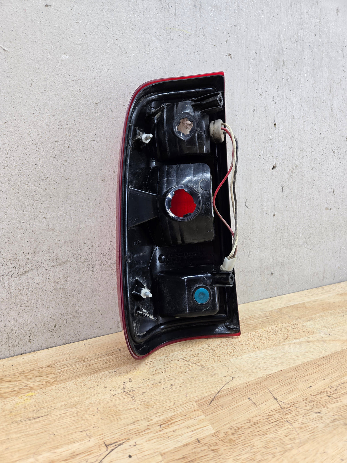 2008-2016 Ford Super Duty F250 F350 F450 F550 RH Passenger Side Tail Light 7C34-13B504-A