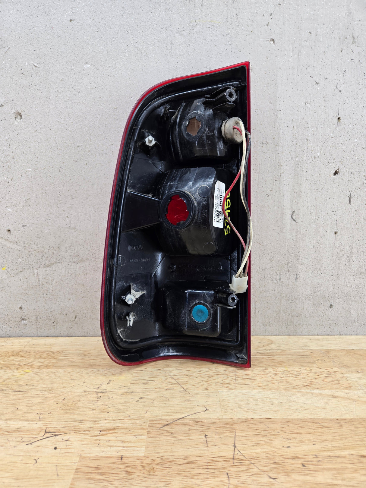 2008-2016 Ford Super Duty F250 F350 F450 F550 RH Passenger Side Tail Light 7C34-13B504-A