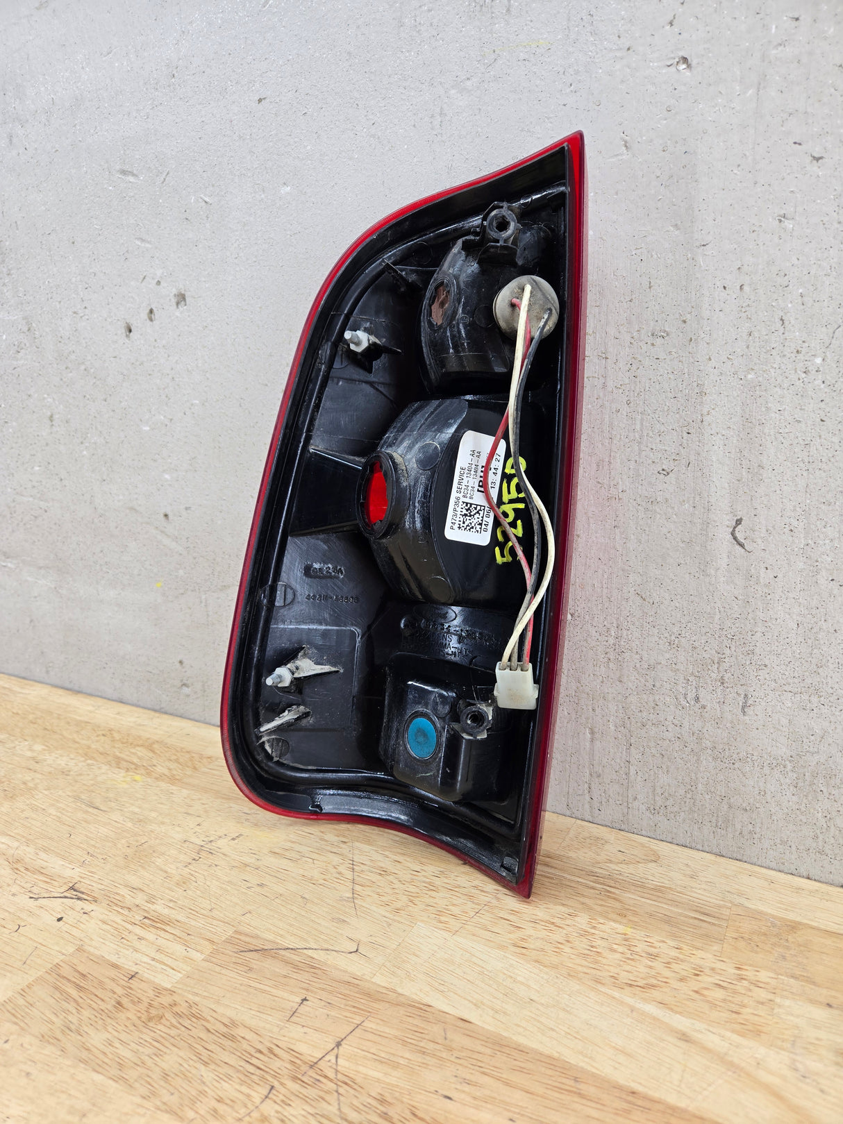 2008-2016 Ford Super Duty F250 F350 F450 F550 RH Passenger Side Tail Light 7C34-13B504-A