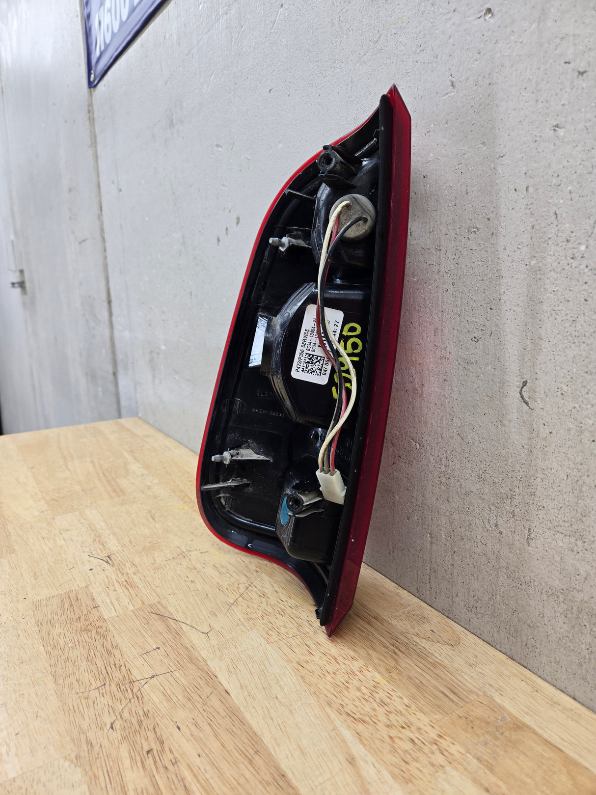 2008-2016 Ford Super Duty F250 F350 F450 F550 RH Passenger Side Tail Light 7C34-13B504-A