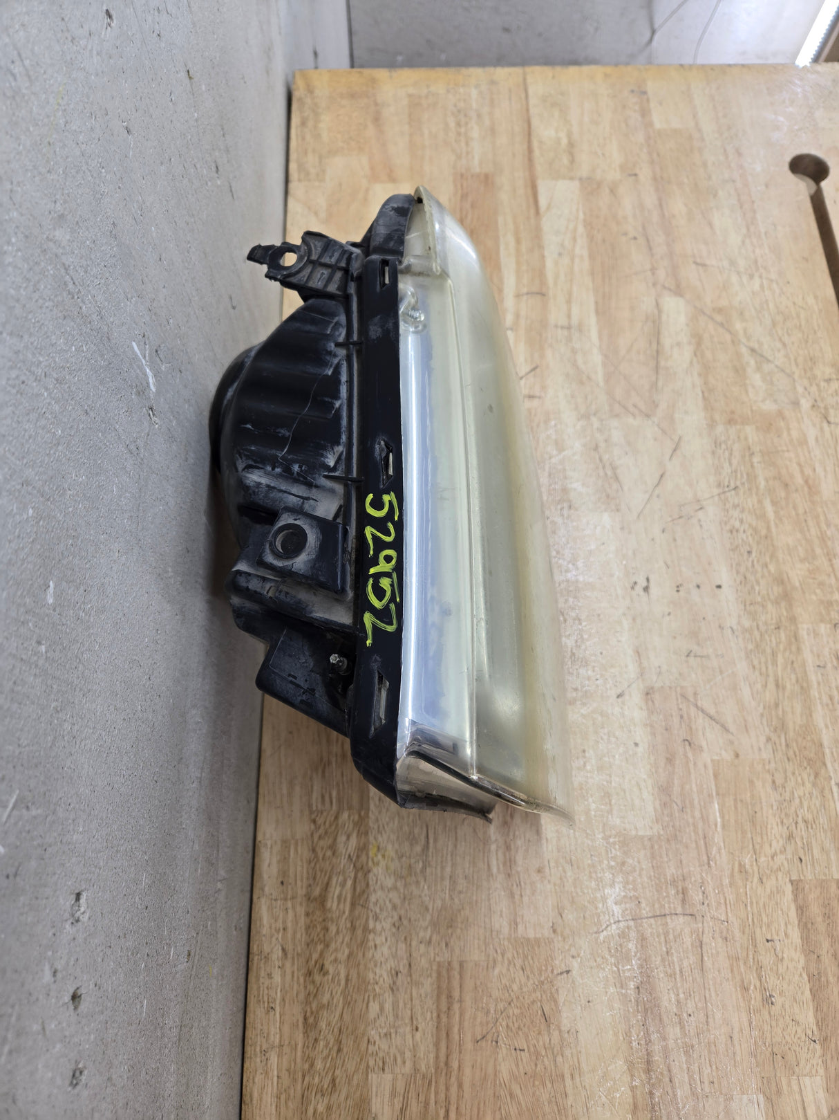 2005-2007 Ford Super Duty F250 F350 F450 F550 LH Left Driver Side Composite Head Light 5C34-13006-A