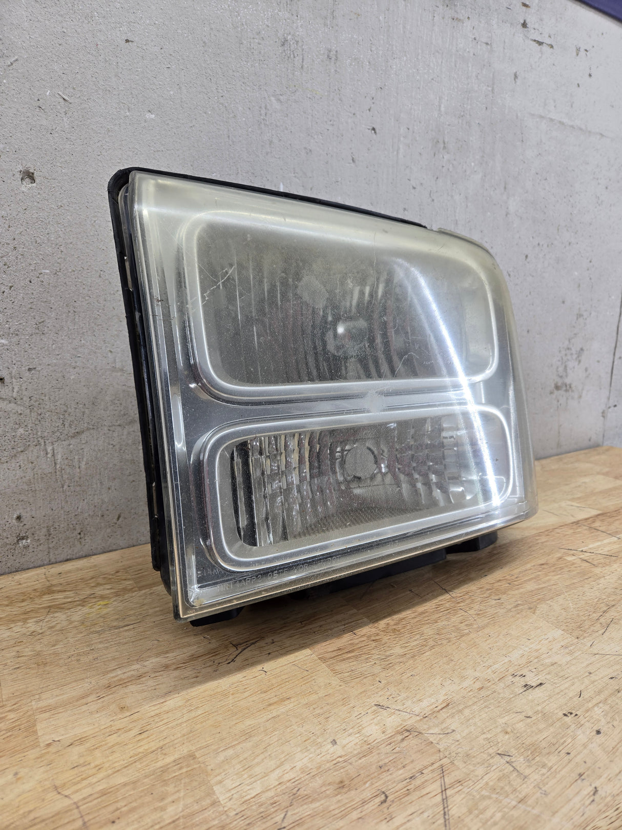 2005-2007 Ford Super Duty F250 F350 F450 F550 LH Left Driver Side Composite Head Light 5C34-13006-A