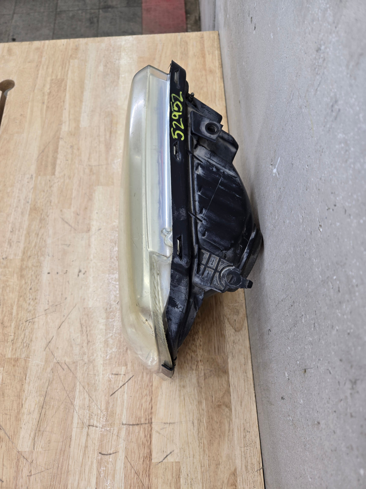 2005-2007 Ford Super Duty F250 F350 F450 F550 LH Left Driver Side Composite Head Light 5C34-13006-A