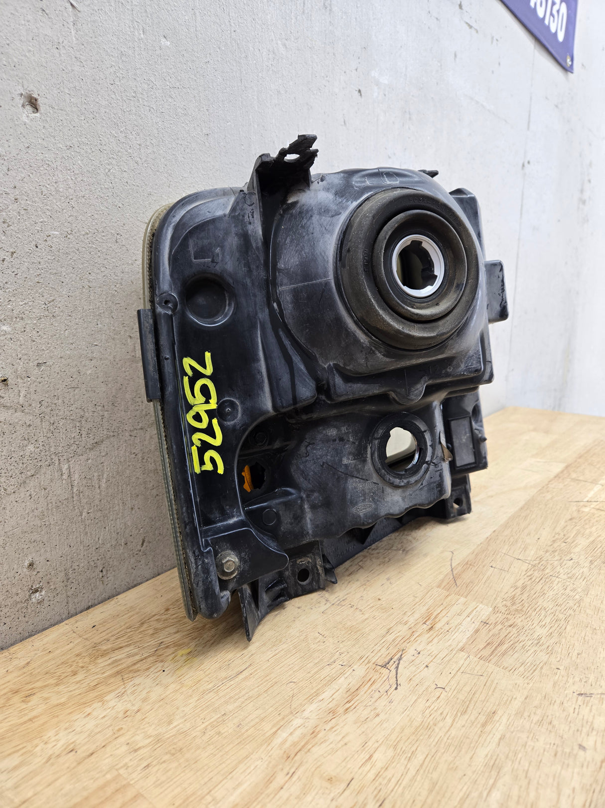 2005-2007 Ford Super Duty F250 F350 F450 F550 LH Left Driver Side Composite Head Light 5C34-13006-A