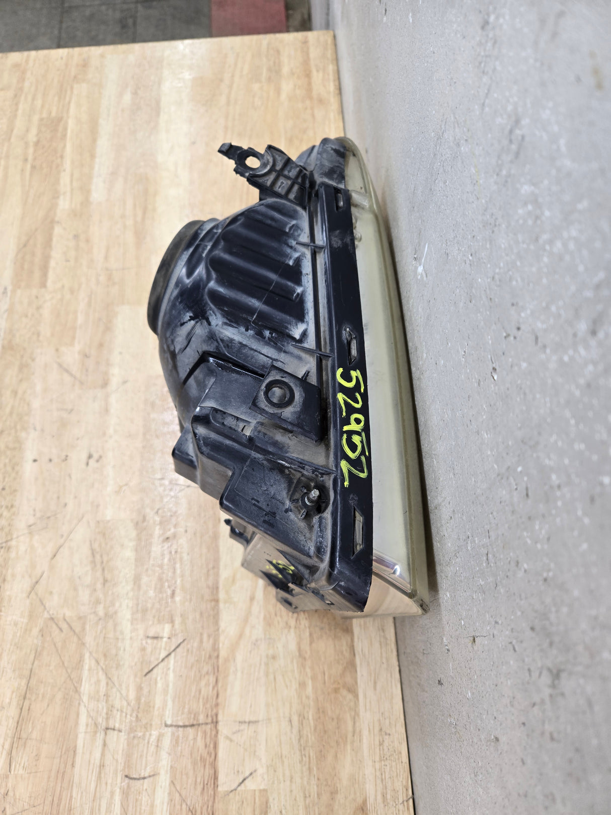 2005-2007 Ford Super Duty F250 F350 F450 F550 LH Left Driver Side Composite Head Light 5C34-13006-A